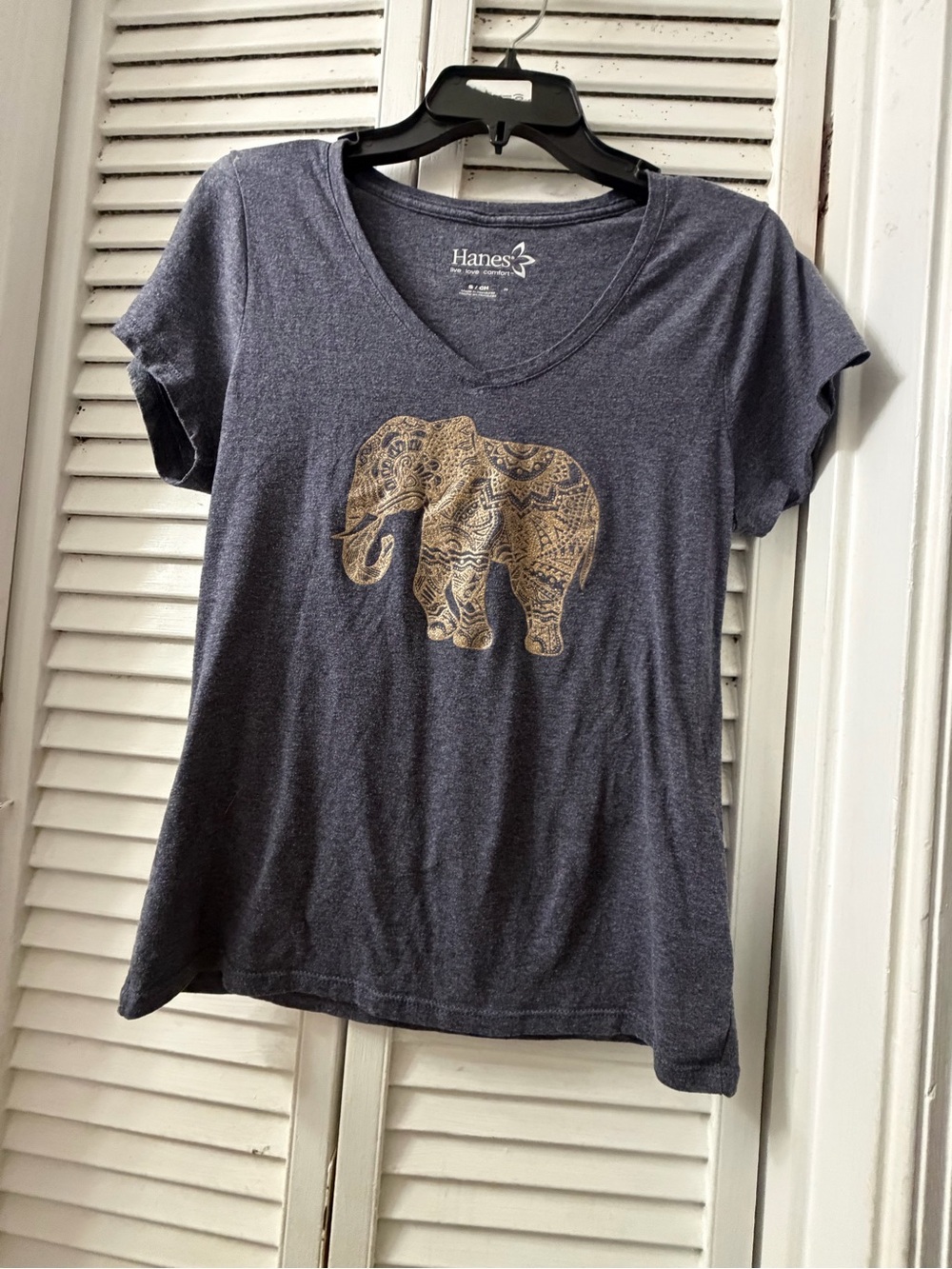 Hanes baby tee.